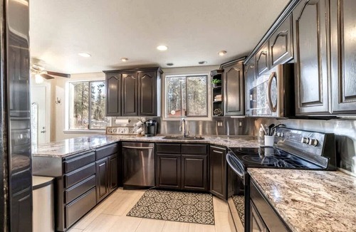 Post Falls House | Vacation Home with Private Court & Entertainment Space in Post Falls, Idaho