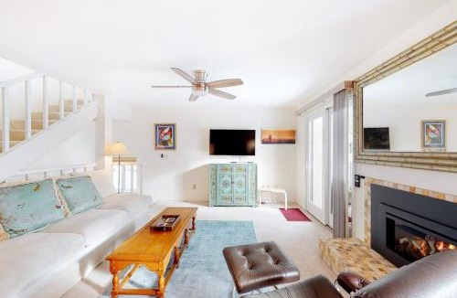 Elkhorn Village Apartment | Valley Gem Upper