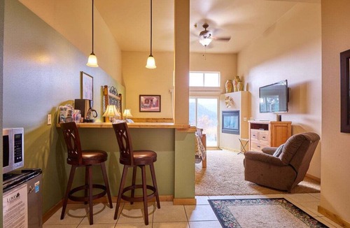 Leavenworth Apartment | Valley View + Gas Fireplace Near Town