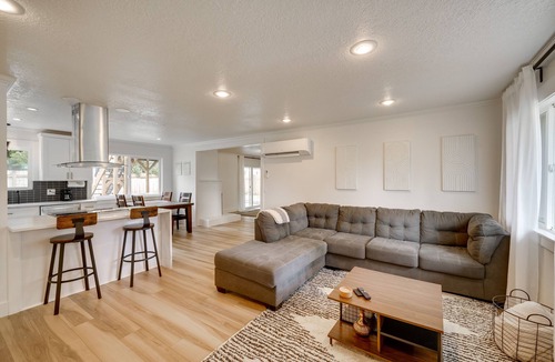 Orchards House | Vancouver Vacation Rental 16 Mi to Portland!