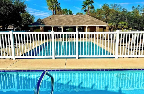 Foley Condo | Very nice & lovely 3 bed, 2 bath condo 1st floor, community pool, quiet area.