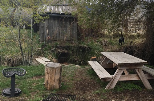 Gardiner Cabin | Very rustic 1900's cabin. Unique 2 room 2 queen + shack @LittleTrailCreekCabins