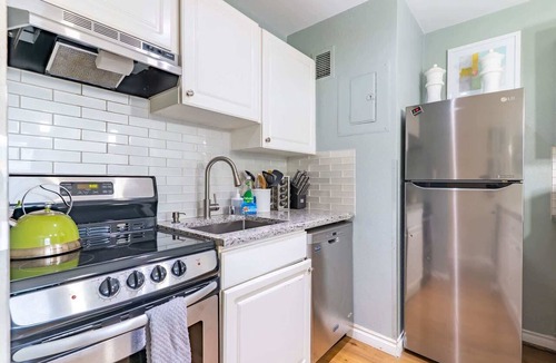 Downtown Seattle Condo | Vibrant 1B Downtown Condo near Convention Center