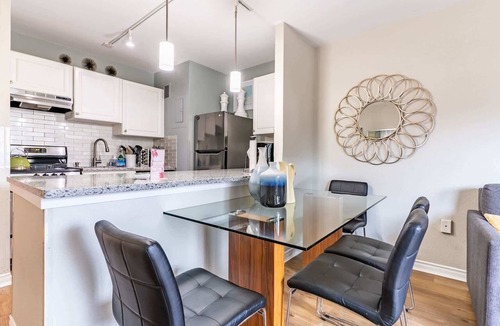 Downtown Seattle Condo | Vibrant 1B Downtown Condo near Convention Center