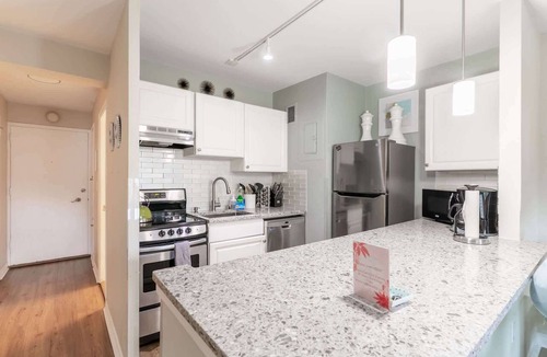 Downtown Seattle Condo | Vibrant 1B Downtown Condo near Convention Center