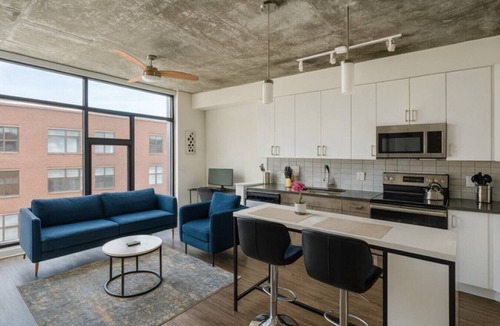 Five Points South Apartment | Vibrant 2BR Stay | Pool, Sauna & Lounge P2