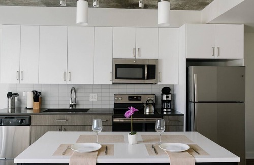 Five Points South Apartment | Vibrant 2BR Stay | Pool, Sauna & Lounge P2