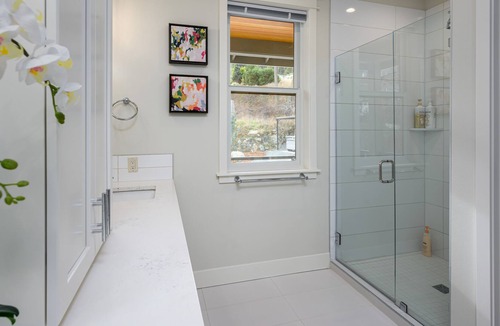 Anacortes House | View Anacortes Home with Hot Tub & Scandinavian Sauna