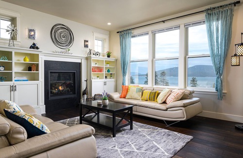 Anacortes House | View Anacortes Home with Hot Tub & Scandinavian Sauna