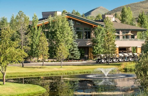 Elkhorn Cottage | View Cottage w/Mountain Views & Steps to Shops, Dining, & Outdoor Activities
