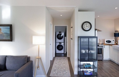 Medford Cottage | Vineyard Cottage Near Medford Mountain Views Deck, Fire Pit & Nespresso