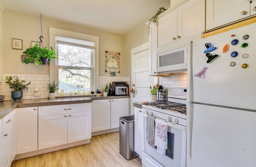 Sellwood-Moreland Cottage | Vintage Bungalow w/Porch in Sellwood