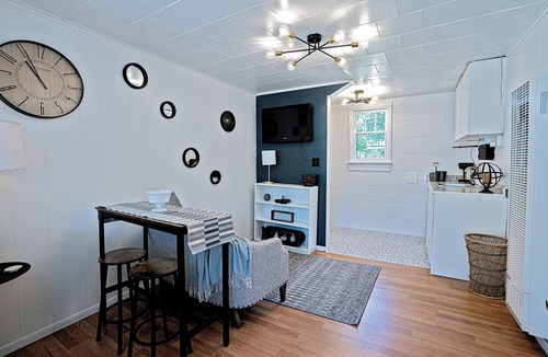 Mullan Apartment | Vintage Riverside Motel Apt #6
