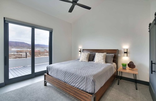 Moab South Valley Condo | Vizcaya #4 - Moab's Newest Luxury Rental (Hot Tub)