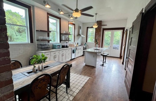 Five Points South House | Vulcan's Knee: 6bdrm Mansion ~ Speakeasy ~ Library