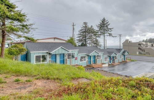 Depoe Bay Apartment | W5 – The Fin - The Whale Inn | Cozy Coastal Studio