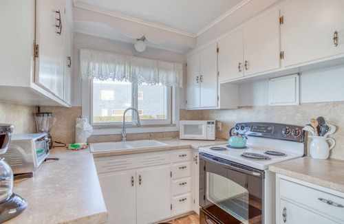 Depoe Bay House | Walk Out Your Door to a Spectacular, Panoramic Oceanfront View of Depoe Bay!