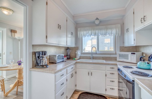 Depoe Bay House | Walk Out Your Door to a Spectacular, Panoramic Oceanfront View of Depoe Bay!