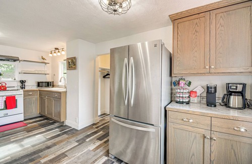 Retsil Cottage | Walk to Beaches: Waterfront Home in Port Orchard!