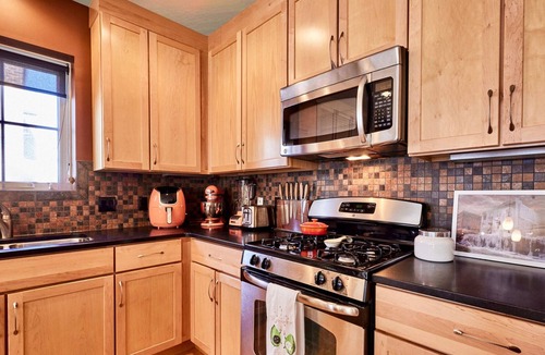 Little Italy House | Walk to Downtown 3BR/3BA Townhome Garage + Porch