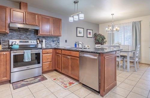 Downtown Leavenworth Apartment | Walk to Downtown Leavenworth, Coaster, Festivities, Oktoberfest, Christmas Lights, Maifest