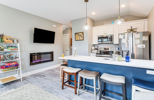 Charlevoix Apartment | Walk to Dtwn: Charlevoix Condo w/Fireplace
