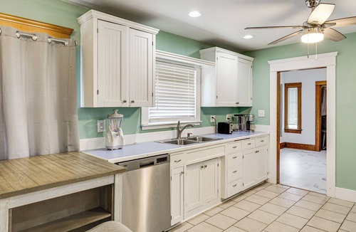Puyallup House | Walk to Eats & Events! Downtown Puyallup Home
