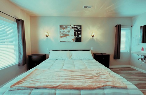 Mossyrock Hotel | Walk to food & drinks, near lakes