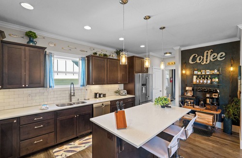 Coeur d'Alene House | Walk to lake, downtown, shops & eateries. Coffee bar. Sleeps 10.