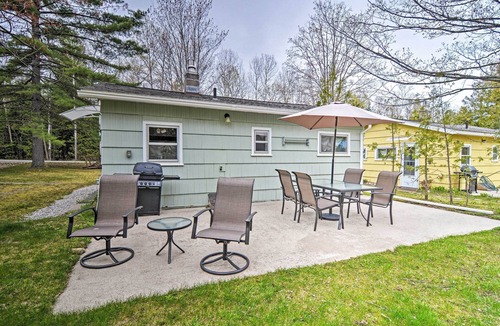 Charlevoix Cabin | Walk to Lakefront! Cabin 21 Mi to Boyne Mtn Resort