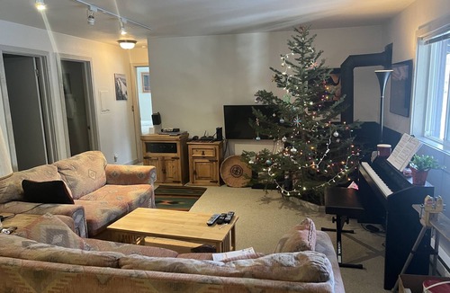 Teton Village Apartment | Walk to Lifts in Teton Village 2 BR