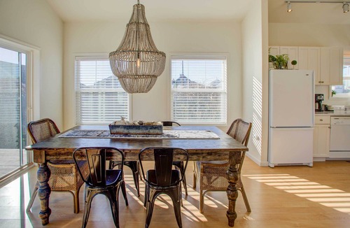 Pacific Beach Cottage | Walk to Ocean! Chic 'Summer House Cottage'