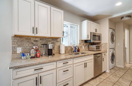 Medford House | Walk to Rogue X: Medford Family Home w/Large Yard