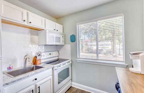 Biloxi Condo | Walk to the Beach | 2 Pools | Military Welcome!