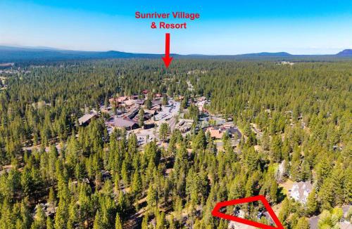 Sunriver House | Walk to the Village, Hot-tub, AC, Bikes,SHARC,BBQ The Village Nook at Backwoods