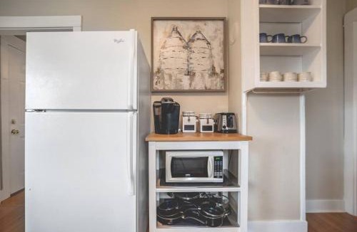 North End Apartment | Walk to the waterfront! The Cozy Cottage