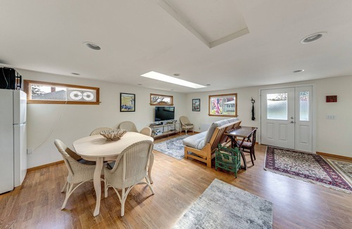 Friday Harbor Apartment | Walkable, Dog Friendly! Friday Harbor Stay w/Deck