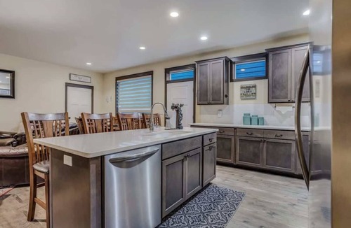 Garden District House | Walkable Downtown Coeur d'Alene Townhome w/Gas Fireplace & Bikes