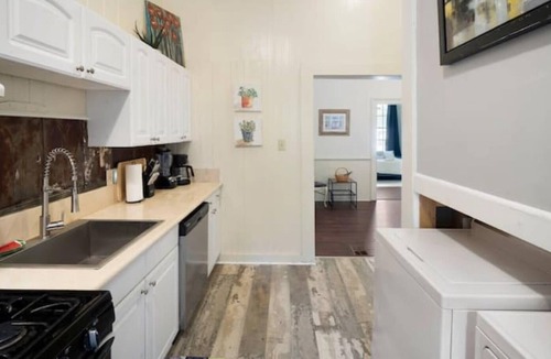 Mobile House | Walkable near Downtown - Classic Mardis Gras Manor