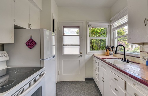 Piedmont Apartment | Walkable North Portland Home Near Peninsula Park