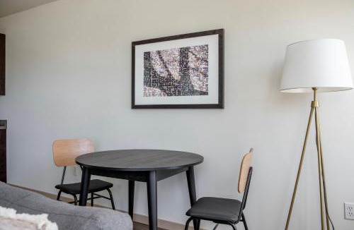 Wallingford Apartment | Wallingford jr 1br w shuffleboard nr shops SEA-625