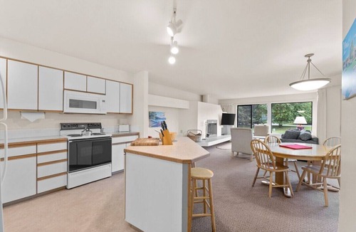 Wapato Point Condo | Wapato Point Condo on Lake Chelan, Resort Amenities! 2Bed/2Bath, Upper Floor