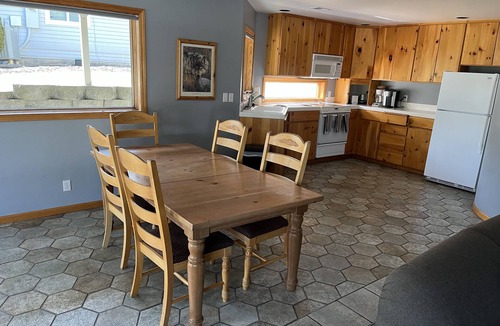Wapato Point House | Wapato Point—Lake Chelan/Rate discount August 14-21
