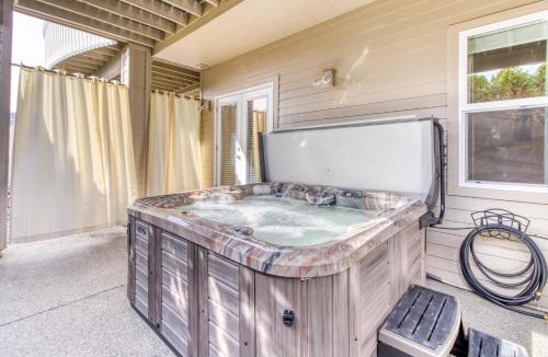 Wapato Point House | Wapato Ridge: (205)
