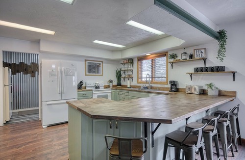 Island Park Cabin | Wapiti View 6-Bedroom Cabin 28mins to Yellowstone