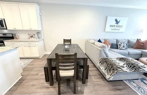 Auburn House | War Eagle Landing