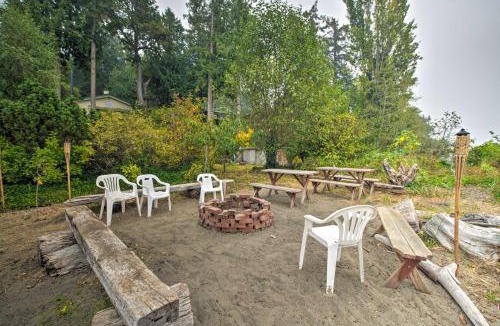 Warm Beach House | Warm Beach Hideaway with Private Beach!