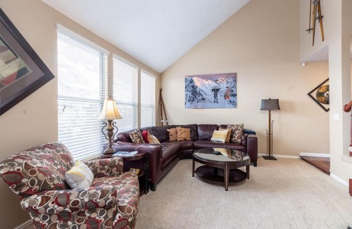 Cottonwood Heights Villa | Wasatch Retreat - Pool Table, Ping Pong, & Arcade!