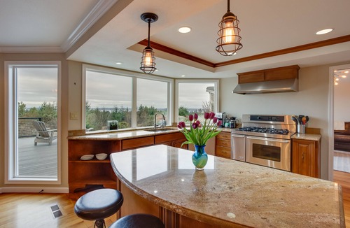 University Place House | Washington Vacation Rental w/Hot Tub Near Tacoma