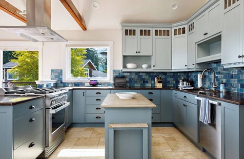 Langley House | Water/Mt Views, Hot Tub, Firepit, 5 Min Walk to Beach, 5 Min Drive to Langley